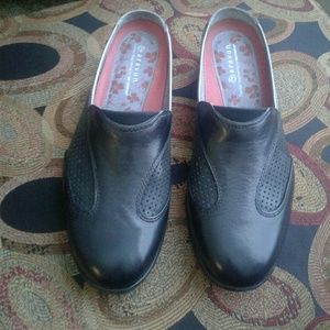 Aravon Comfort  Engineering by New Balance